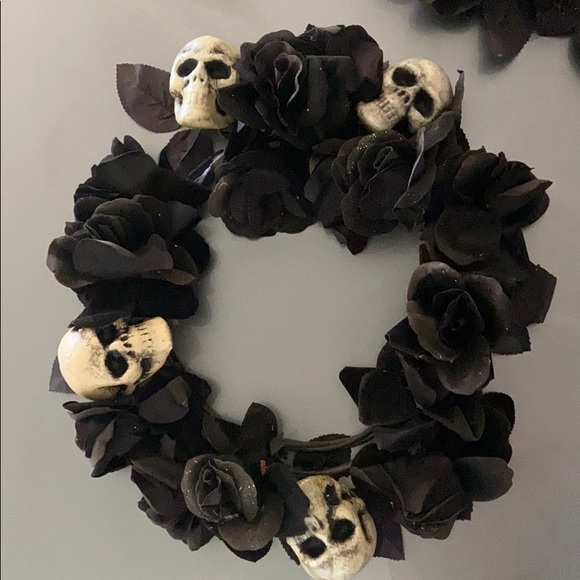 Other - Halloween two Skulls 💀 wreaths16”